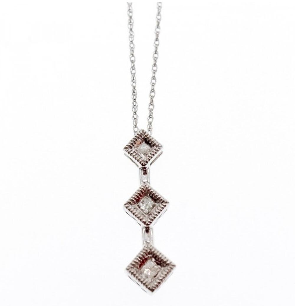 10K White Gold Diamonds Chain With Pendant